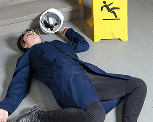 Preventing Slips, Trips and Falls (Chinese)
