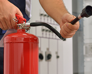 Fire Extinguishers: Readiness and Response (English)